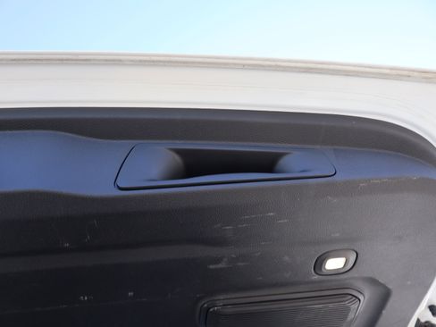 Used 2022 Jeep Grand Cherokee Overland w/ Advanced Protech Group III image 21