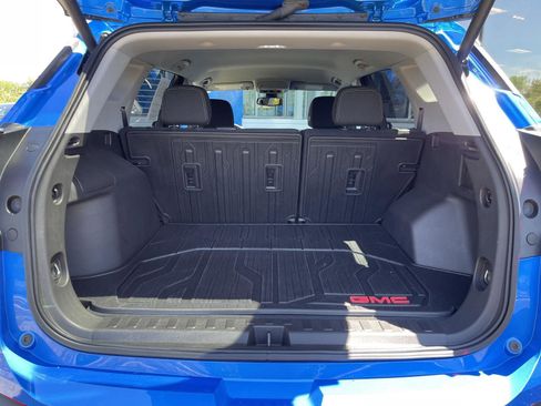 Used 2024 GMC Terrain SLE w/ Driver Convenience Package FWD image 37