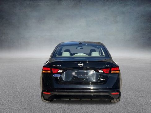 Used 2024 Nissan Altima 2.5 SV image 4