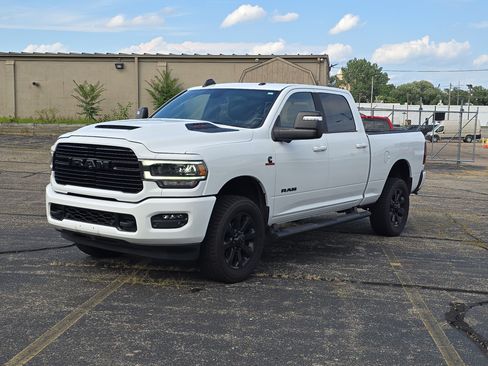 Used 2023 RAM 2500 Laramie w/ Night Edition AWD/4WD image 2