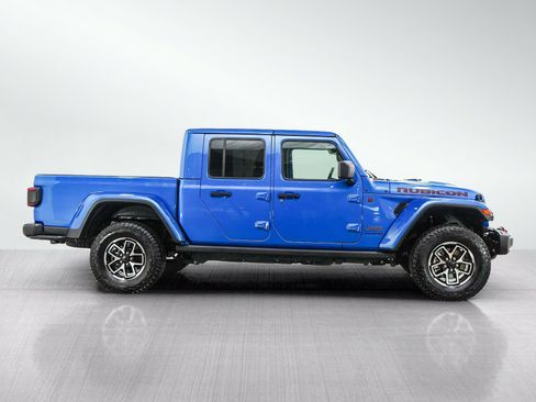 Used 2025 Jeep Gladiator Rubicon AWD/4WD image 6