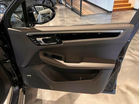 Used 2024 Porsche Macan S AWD/4WD image 23