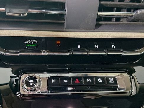 New 2026 Lincoln Corsair Premiere FWD image 18