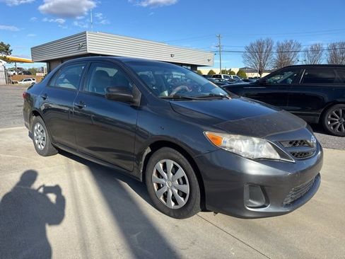 Used 2013 Toyota Corolla LE image 4