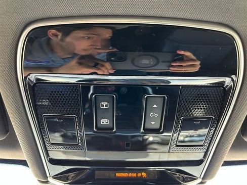 Used 2024 Land Rover Range Rover Sport Dynamic SE image 25