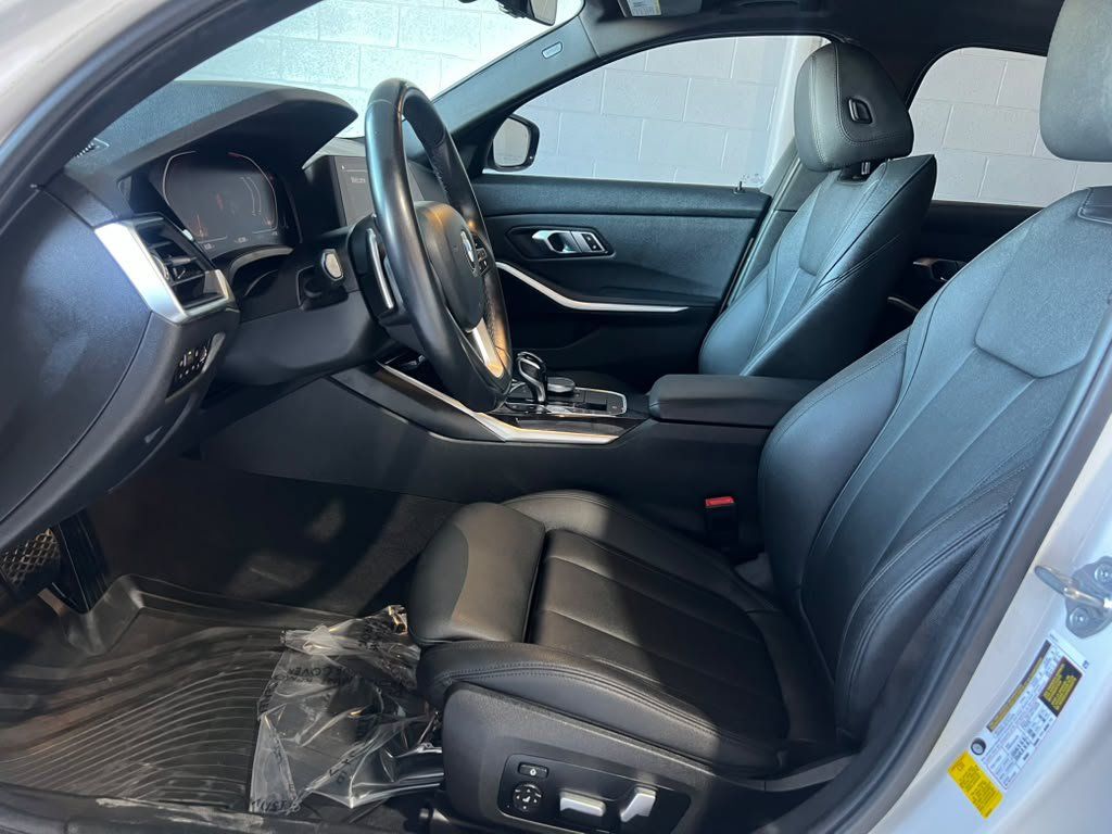 Used 2019 BMW 330i Sedan w/ Convenience Package RWD image 9