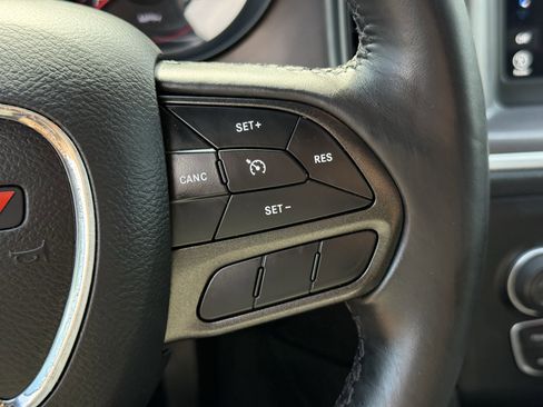 Used 2022 Dodge Charger SXT w/ Blacktop Package image 17