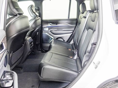 Used 2023 Jeep Grand Cherokee Overland w/ Adv Protech Group III image 35