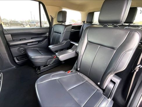 Used 2024 Ford Expedition XLT RWD image 19
