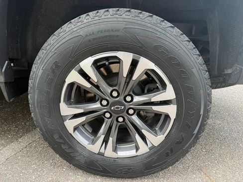 Used 2021 Chevrolet Colorado Z71 w/ Safety Package AWD/4WD image 28