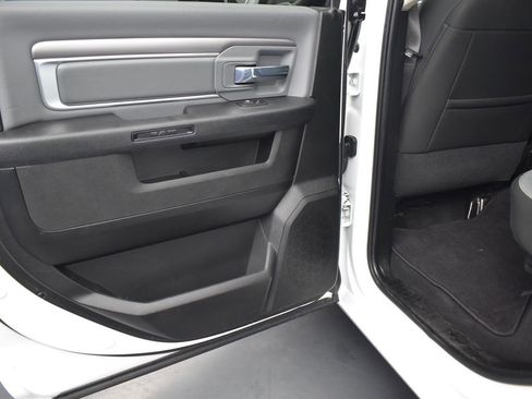 Used 2022 RAM 1500 Classic SLT image 37