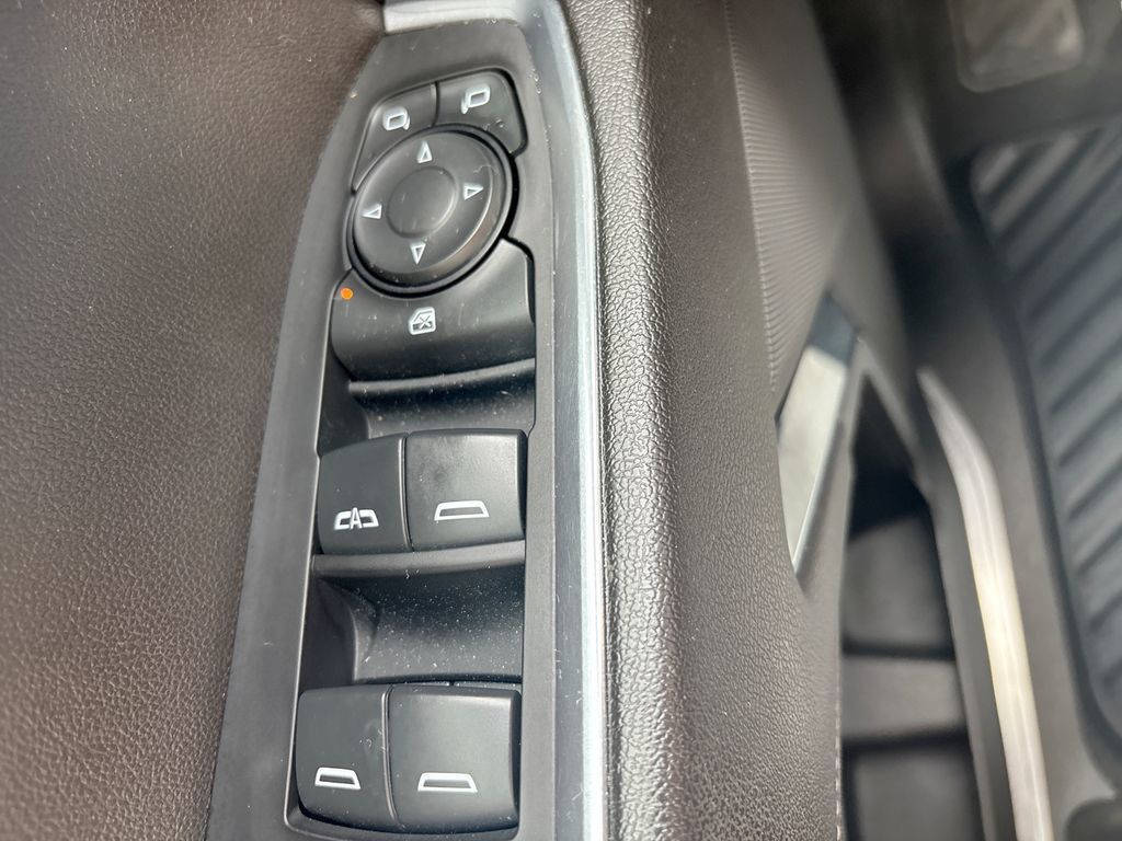 Used 2023 Chevrolet Silverado 1500 LT AWD/4WD image 18