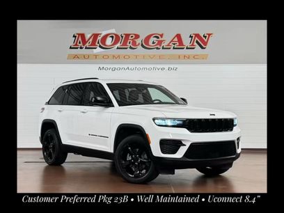 Used 2023 Jeep Grand Cherokee Altitude