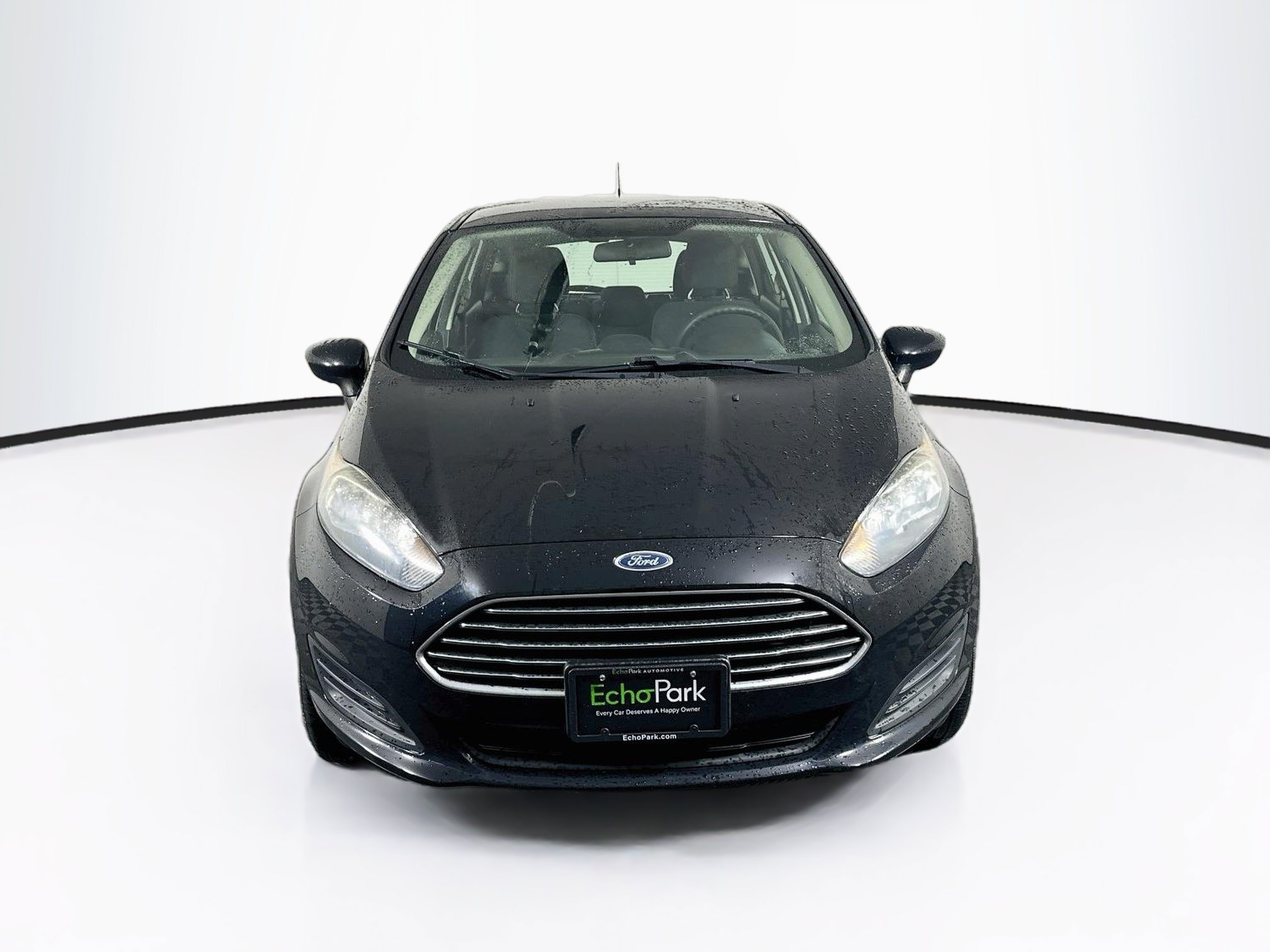 Used 2018 Ford Fiesta SE FWD image 2
