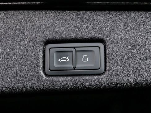 Used 2025 Audi Q5 Premium Plus image 32