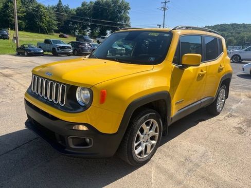 Used 2016 Jeep Renegade Latitude w/ Cold Weather Group AWD/4WD image 10