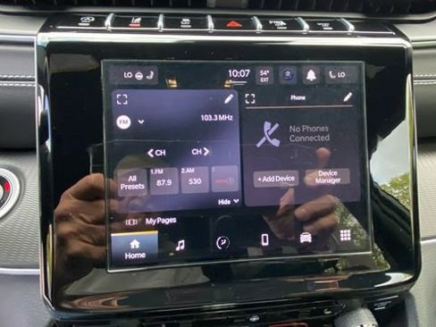 Used 2024 Jeep Grand Cherokee Laredo X w/ Luxury Tech Group I AWD/4WD image 24