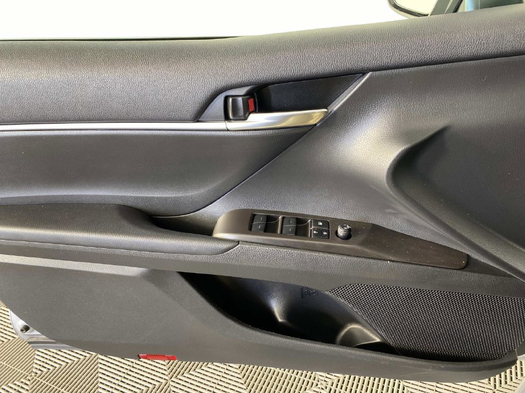 Used 2024 Toyota Camry SE FWD image 23