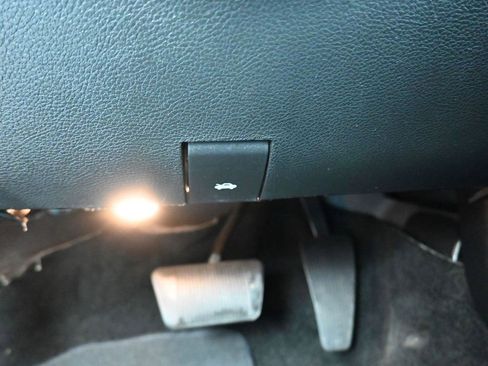 Used 2017 RAM 2500 Big Horn w/ Sport Appearance Group image 29