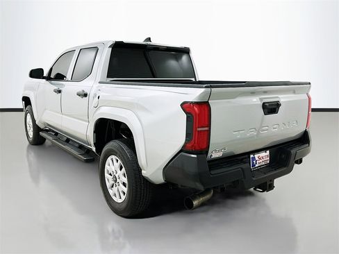 Used 2025 Toyota Tacoma SR image 5