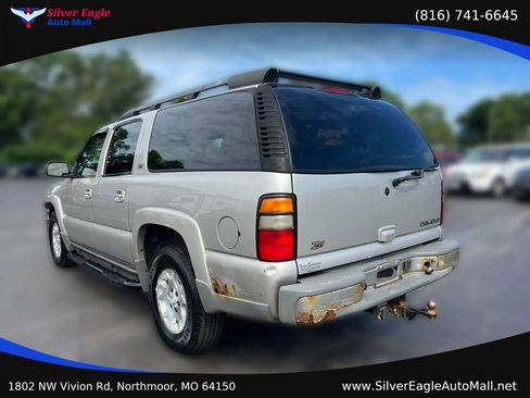 Used 2004 Chevrolet Suburban Z71 w/ Preferred Equipment Group AWD/4WD image 4