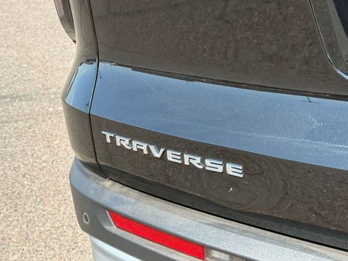 Used 2026 Chevrolet Traverse LT FWD image 9