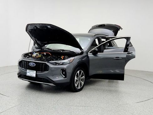 Used 2023 Ford Escape Platinum w/ Premium Technology Package image 9