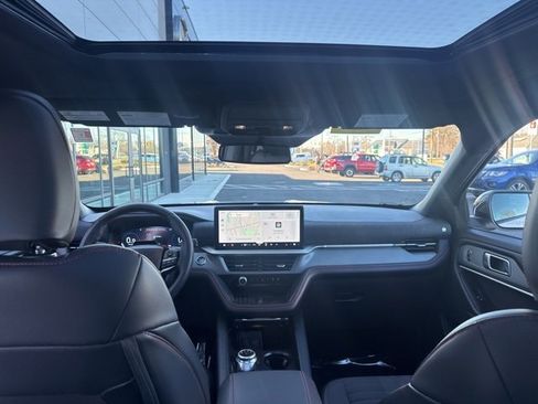 Used 2025 Ford Explorer ST-Line w/ Premium Package image 13