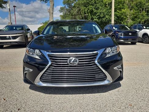 Used 2017 Lexus ES 350 w/ Premium Package FWD image 3