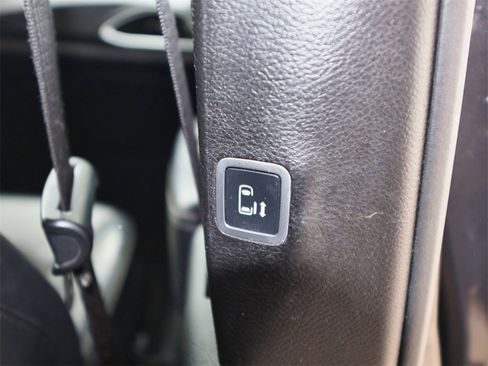 Used 2019 Chrysler Pacifica Touring-L Plus w/ S Appearance Package image 33