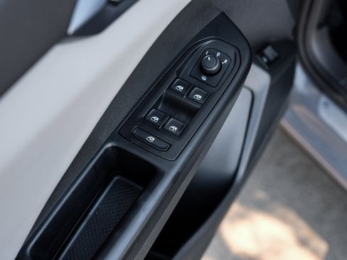 Used 2023 Volkswagen Taos SE image 55