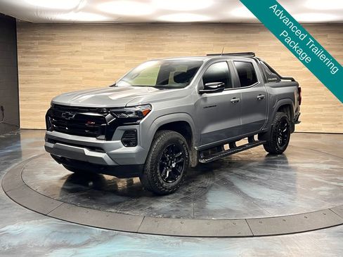 Used 2025 Chevrolet Colorado Z71 w/ Midnight Edition AWD/4WD image 5