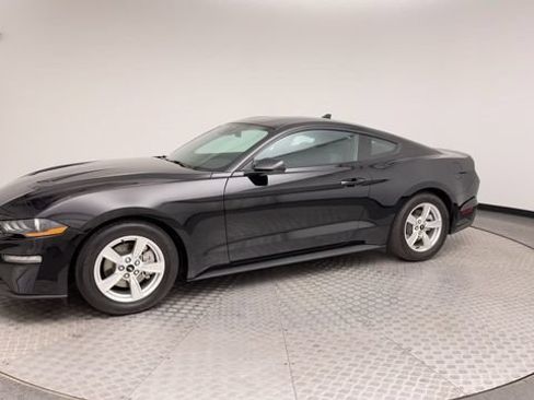 Used 2022 Ford Mustang Coupe RWD image 6