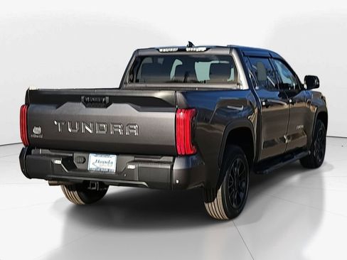 Used 2022 Toyota Tundra SR5 w/ SR5 Convenience Package image 5