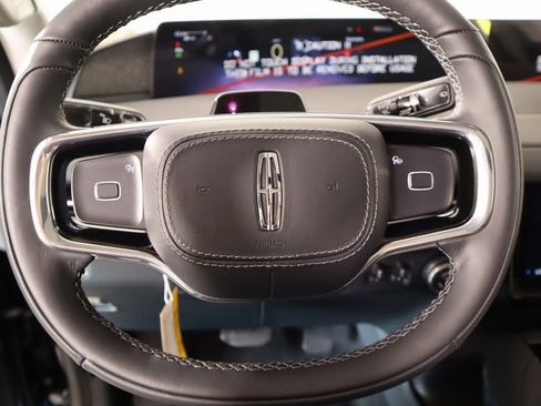 New 2025 Lincoln Navigator Reserve AWD/4WD image 3