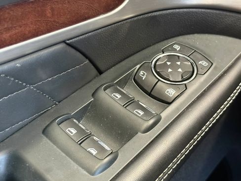 Used 2019 Ford Explorer Platinum AWD/4WD image 22