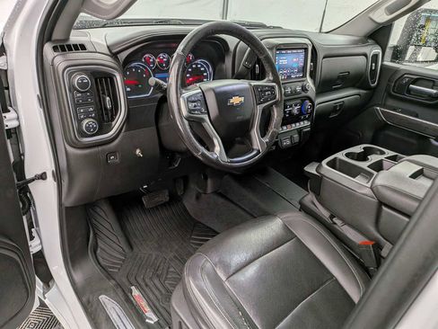 Used 2022 Chevrolet Silverado 2500 LTZ image 2