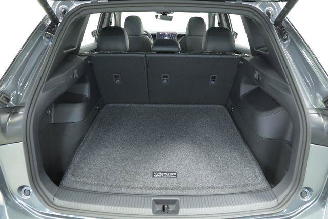 New 2026 Volkswagen Tiguan SE R-Line FWD image 38