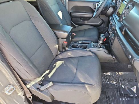 Used 2023 Jeep Wrangler Unlimited w/ 8.4" Radio Group image 20