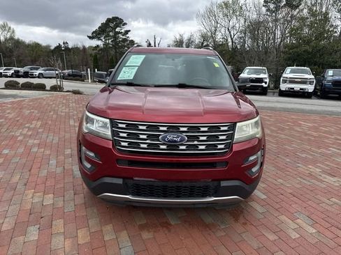 Used 2017 Ford Explorer XLT w/ Equipment Group 202A image 31