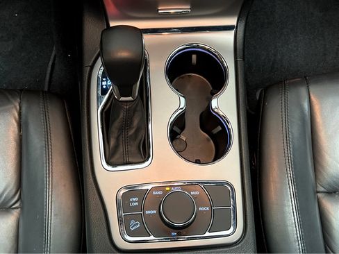 Used 2021 Jeep Grand Cherokee Limited w/ Premium Lighting Group image 32