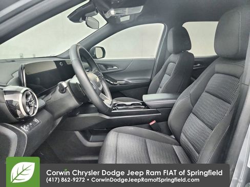 Used 2025 Chevrolet Equinox LT image 19