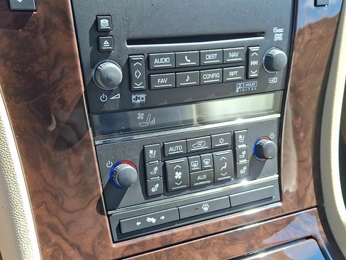 Used 2007 Cadillac Escalade AWD w/ Information Package image 18
