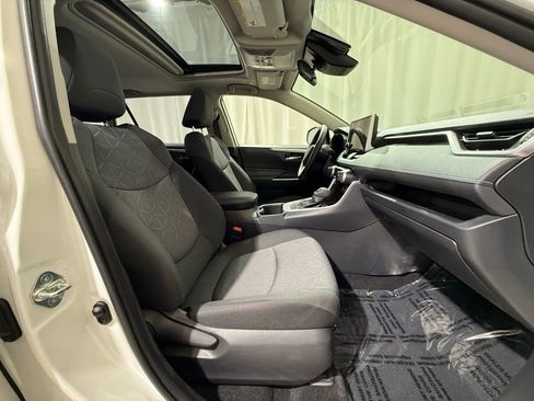 Used 2023 Toyota RAV4 XLE image 23