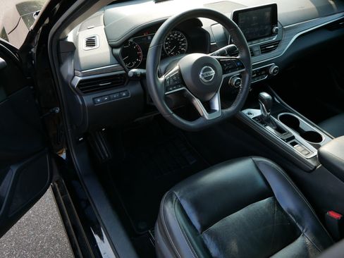 Used 2020 Nissan Altima 2.0 Platinum FWD image 20