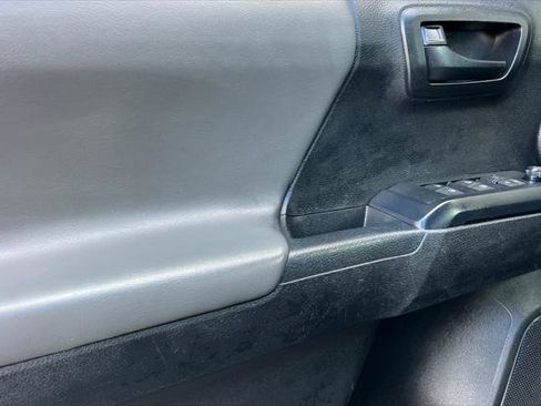 Certified 2022 Toyota Tacoma SR image 12