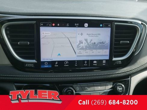 Used 2023 Chrysler Pacifica Limited w/ Uconnect Theater Family Group FWD image 49