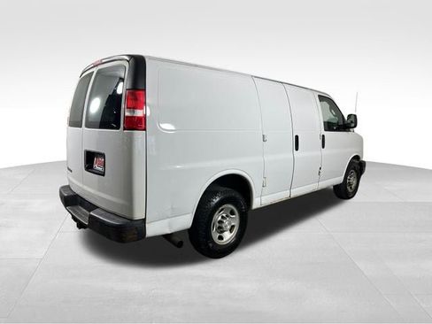 Used 2017 Chevrolet Express 2500 RWD image 7