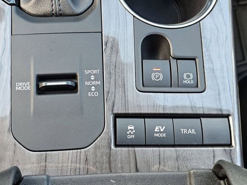 Used 2022 Toyota Highlander Limited image 10