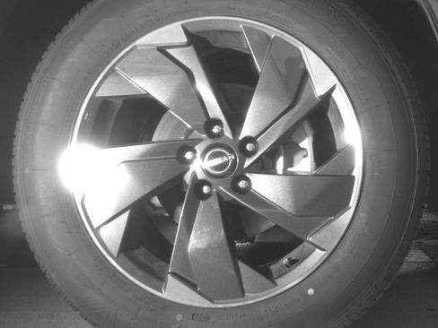 Used 2025 Nissan Rogue SV AWD/4WD image 16
